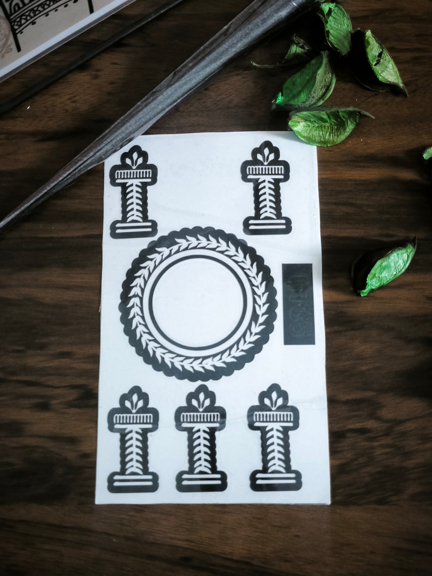 “Reusable Mehndi Stencil – Easy Henna Tattoo Template”