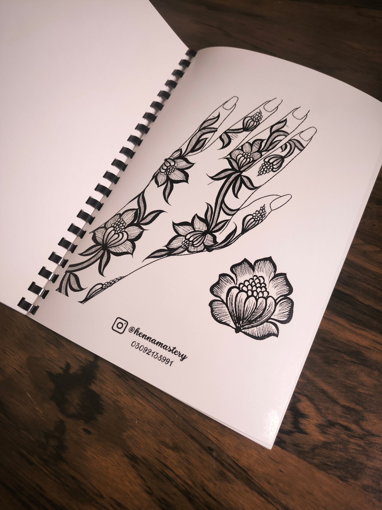 Arabic Henna Reusable Tracing Book + FREE Reusable Acrylic Sheet and a Practice Cone. (Volume 6)