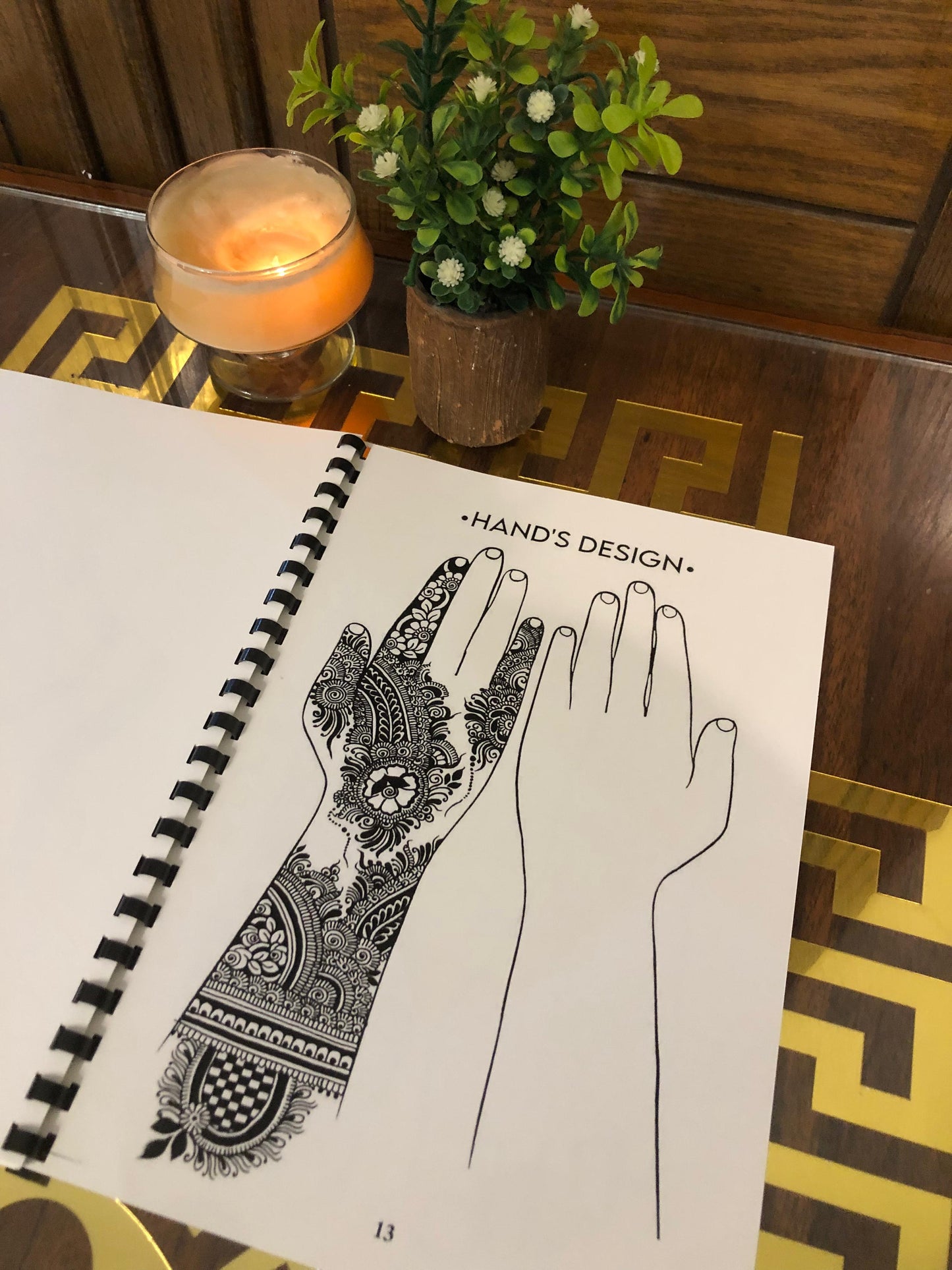 Henna Reusable Tracing Book Book + FREE Reusable Acrylic Sheet and a Practice Cone. (Volume 2)