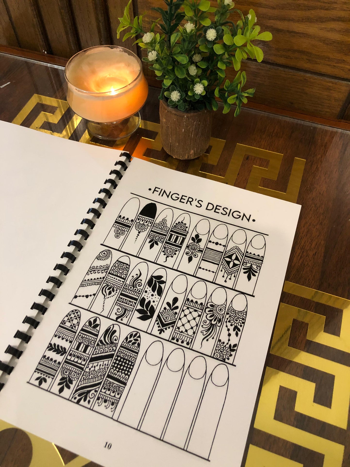 Henna Reusable Tracing Book Book + FREE Reusable Acrylic Sheet and a Practice Cone. (Volume 2)
